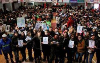 Pilar: Ducot� entreg� microcr�ditos junto a la precandidata a senadora Daniela Reich