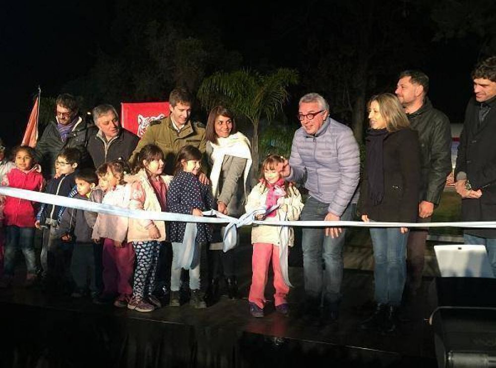 Julio Zamora inaugur� la climatizaci�n del natatorio en el polideportivo Delfo Cabrera