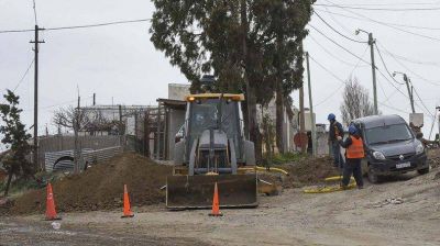 Linares culpa a Camuzzi por el retraso en la construcci�n de las redes de gas
