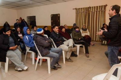 Vecinos de Ar�oz, Rosedal y Villa M�nica se reunieron con Paz Posse