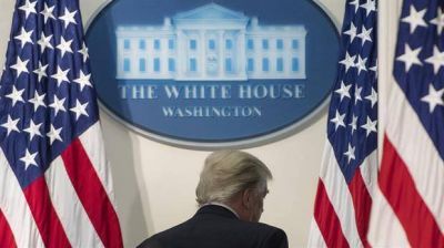 El reino del caos: una crisis tras otra en los primeros seis meses de la era Trump