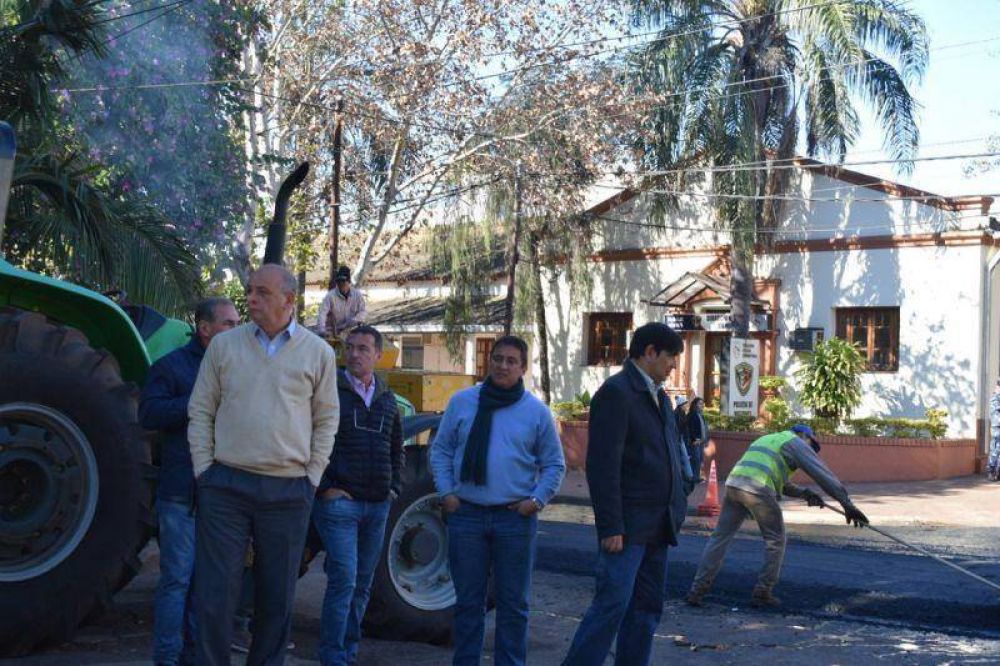 LOSADA, OPACADO POR LOS ARREGLOS DE VIALIDAD PROVINCIAL Y LA CAMPAA RENOVADORA