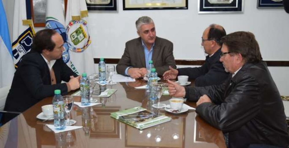 El Intendente firm� Convenio con la C�mara Bonaerense de Turismo