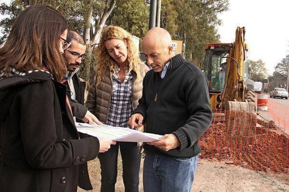 Nuevas d�rsenas para transporte p�blico de pasajeros en Champagnat