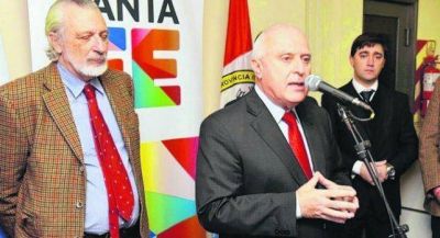 Lifschitz dijo que la investigaci�n por el crimen del polic�a 