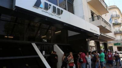La Justicia y AFIP avanzan contra varios gremios por una red de facturas truchas