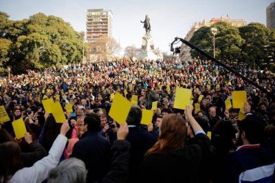 Con la impronta de CFK, Unidad Ciudadana present� a sus candidatos