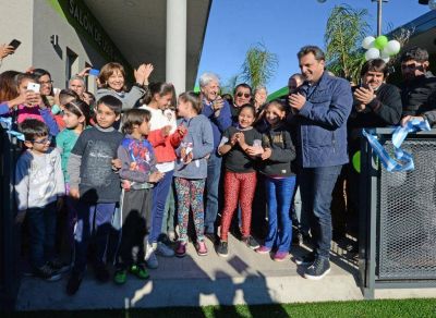 Andreotti y Massa inauguraron el nuevo Polideportivo N�8