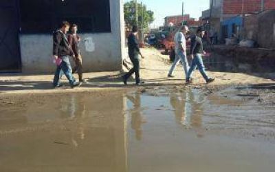 Elecciones 2017: Guillermo Kane recorri� la localidad de Monte Chingolo