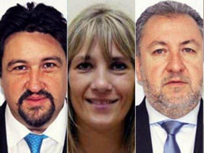 SOSPECHAS DE CORRUPCI�N: LOS MISIONEROS CLOSS, RISKO Y FRANCO SUMAR�N SU APOYO A DE VIDO