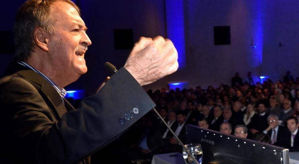 Con fuertes cr�ticas a Macri, Schiaretti cop� la campa�a