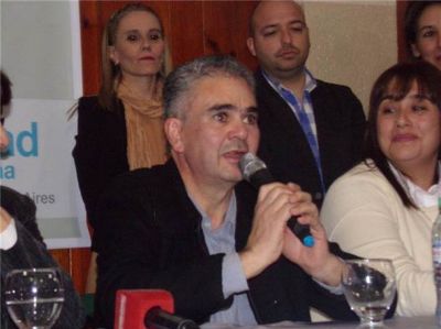 �Hay muchas familias que la est�n pasando mal y vemos que los concejales est�n en otra cosa�