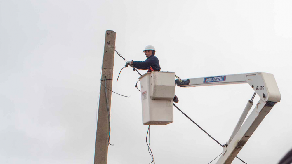 ABSA y EDES cortan el agua y la luz en varios sectores para hacer trabajos