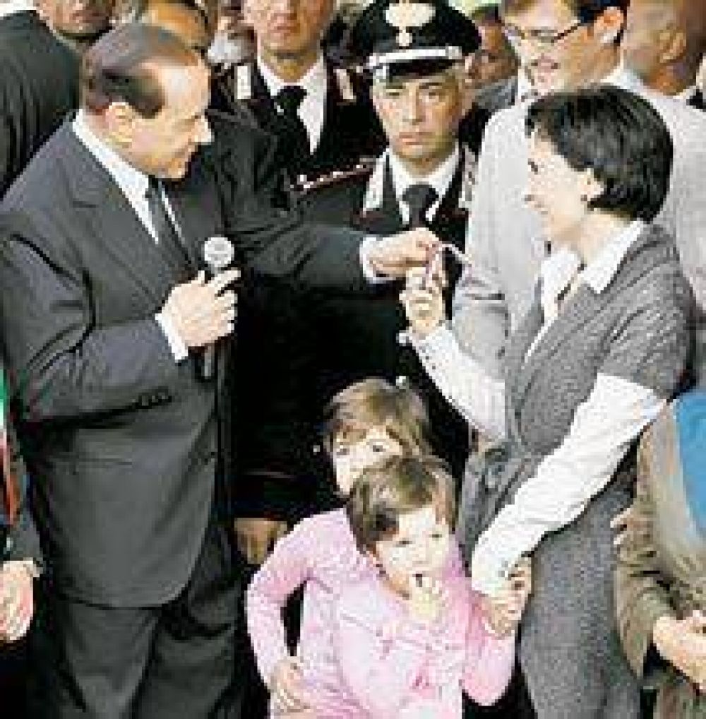 Berlusconi implica a su principal aliado en un caso de prostituci�n