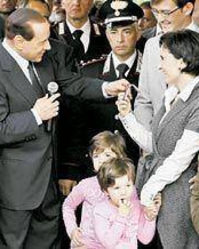 Berlusconi implica a su principal aliado en un caso de prostituci�n