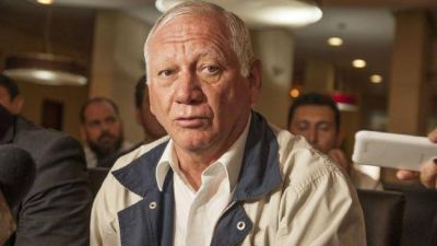 Jalile: �Calidad educativa no es tener 10 docentes en el aula�