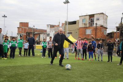 Prioridades: la Villa 31 ya tiene su cancha de c�sped sint�tico