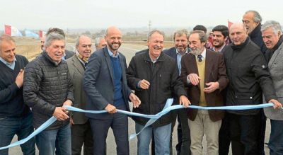 Las fricciones siguieron hasta en el corte de cintas