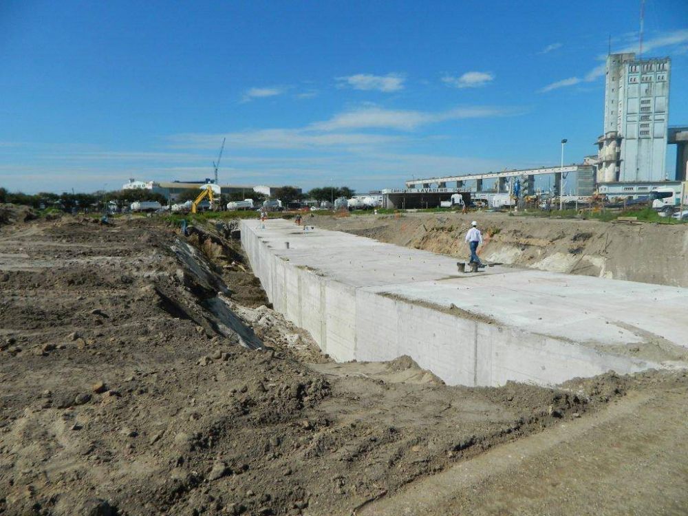 Reiniciaron la construcción del desagüe del Arroyo del Barco
