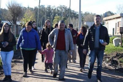 Elecciones: Marcos Guti�rrez recorri� barrios del sur