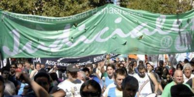 Si no reciben una nueva oferta salarial, judiciales bonaerenses lanzar�n un paro por tiempo indeterminado