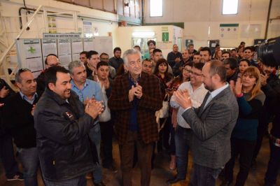 El Gobierno aport� 5 millones de pesos para la refuncionalizaci�n de la Cer�mica San Luis