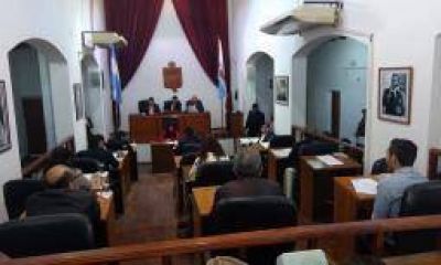 Bederistas logran aprobar interpelaci�n a funcionario municipal