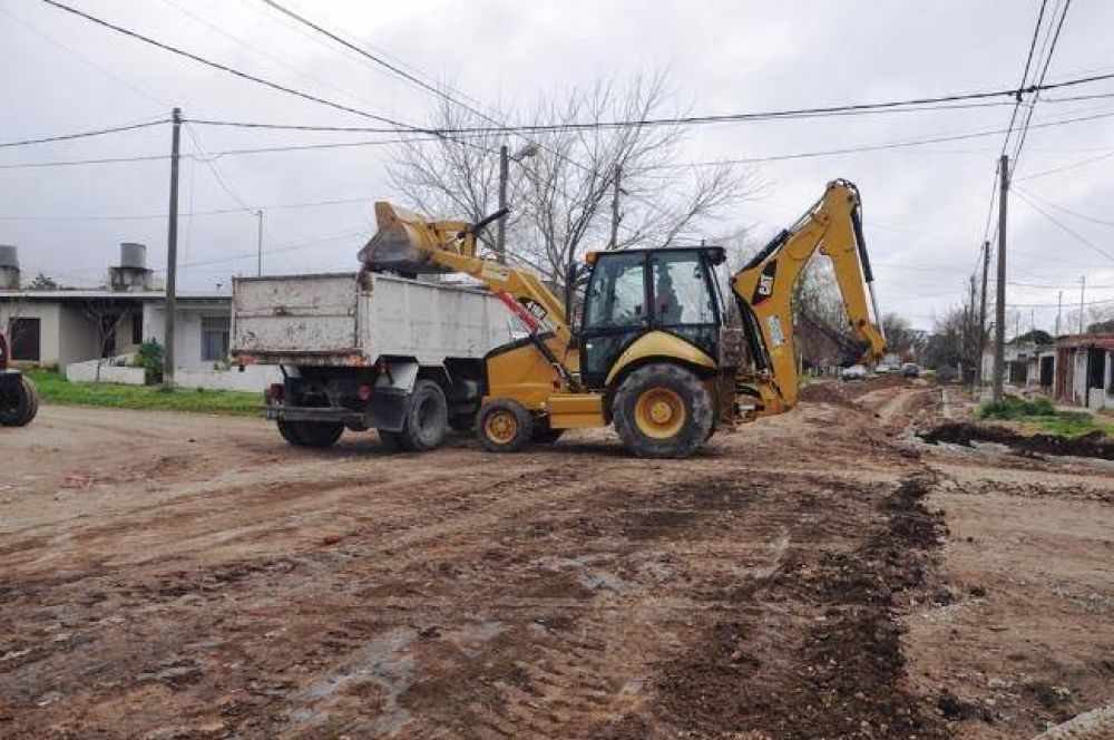 Prosiguen con obra de cord�n cuneta en Barrio Solidaridad