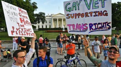 En otra pol�mica, Trump les cierra las puertas del ej�rcito a los transexuales
