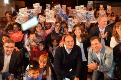 El Gobierno entreg� 110 soluciones habitacionales