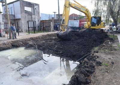 Katopodis recorri� nuevas obras de pavimentaci�n en Loma Hermosa