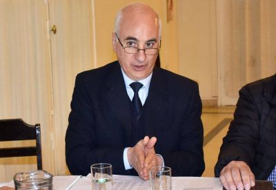 Evangelista denuncia que el BLP viol� el secreto bancario