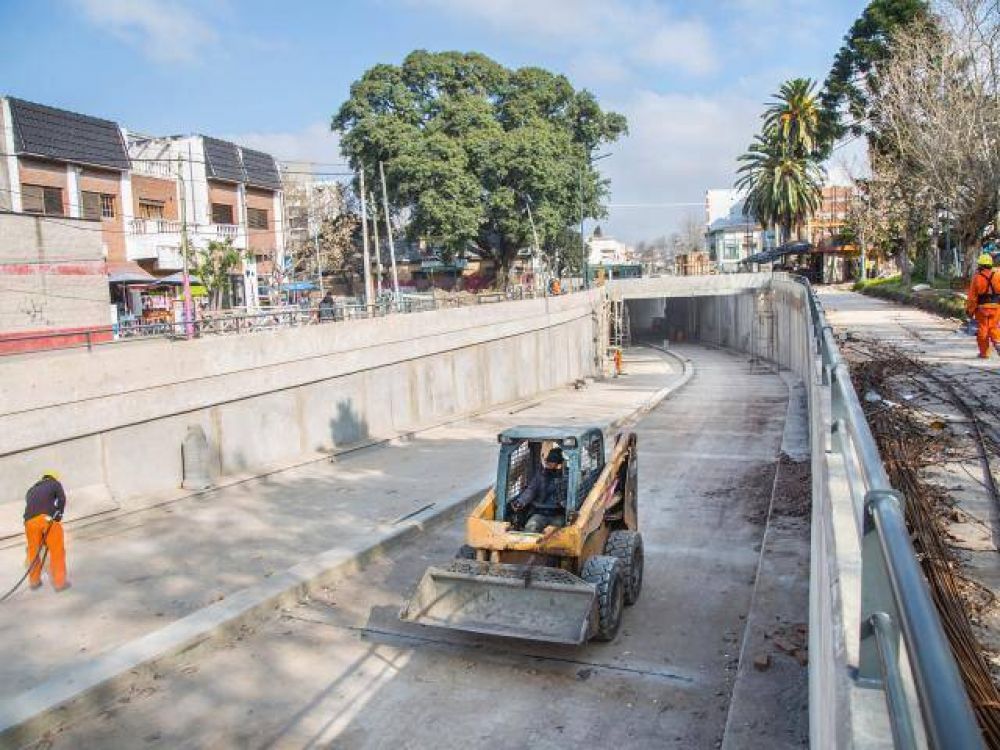Bernal: inauguran el bajov�as