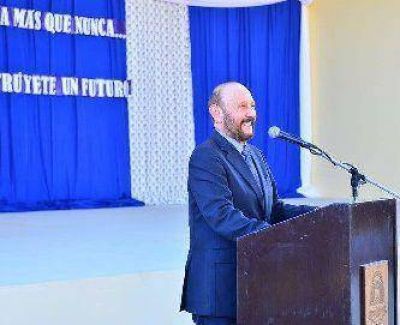 En inauguraci�n de la Escuela 63, Insfran llam� a votar a los candidatos de �El Modelo�, �sean quien fuera�