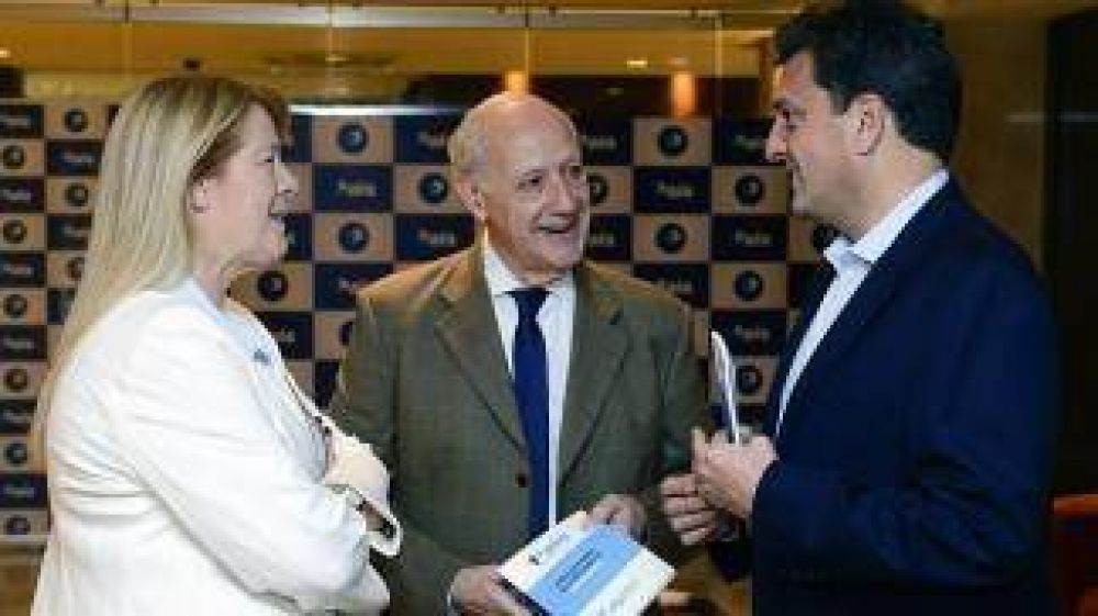 Massa present� un libro y Lavagna afirm� que 1Pa�s tiene 