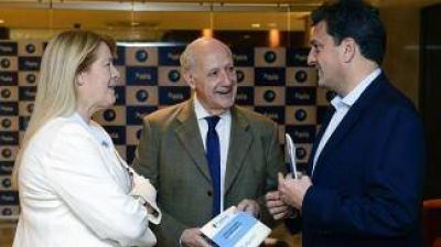 Massa present� un libro y Lavagna afirm� que 1Pa�s tiene 