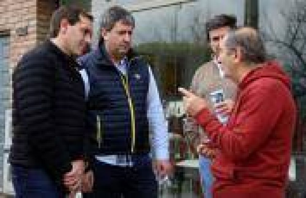 Garro y Gigante encabezaron �timbreo� en San Carlos: �Juntos estamos haciendo las obras que la ciudad tanto necesita�