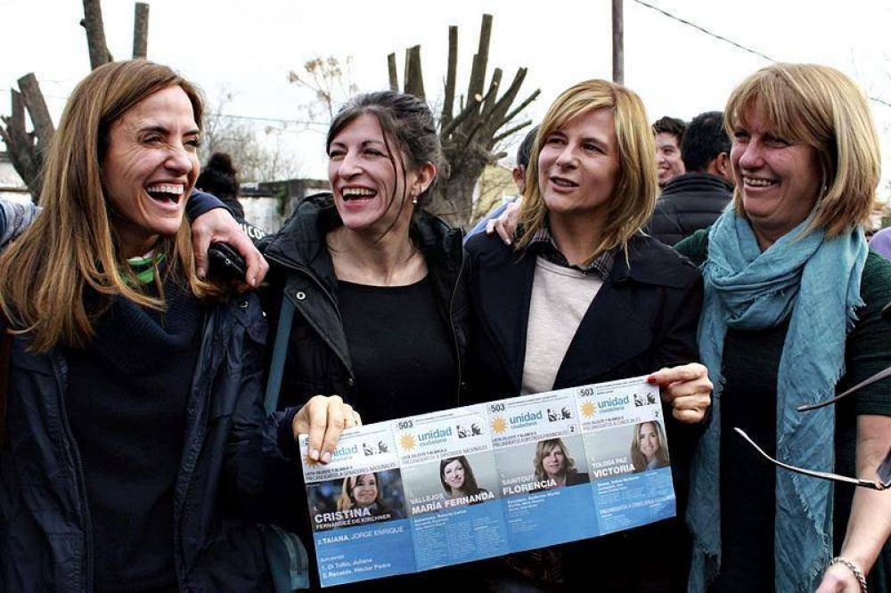 Fernanda Vallejos y Claudia Bernazza estuvieron en Abasto junto a Victoria Tolosa Paz y Florencia Saintout