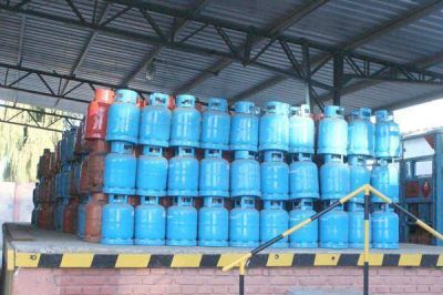 Revelan que usuarios pagan 40% por encima de precio de garrafa social