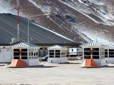 Cornejo quiere tener una �zona franca� en la cordillera para competir con Chile