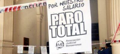 Los Judiciales por un 36 % de aumento prolongaron el receso invernal con un paro de actividades