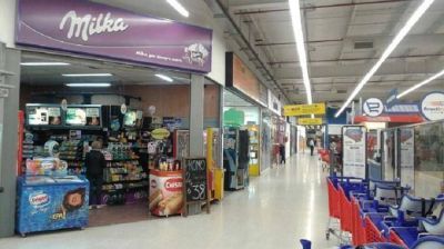 Carrefour ech� a 50 trabajadores en Paran�