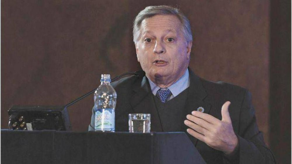 El gabinete econ�mico tiene la mitad de su dinero en el exterior