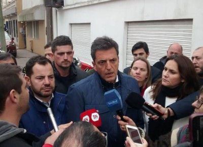 En plena campa�a, Massa pas� por San Nicol�s