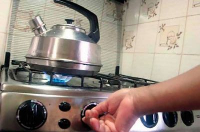 Unos 40 usuarios nicole�os accionan contra el Estado y la empresa por tarifazo de gas