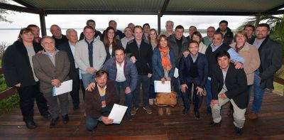 Bordet reuni� a los intendentes peronistas de cara al �ltimo tramo de la campa�a 