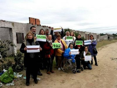 Un sue�o de 33 a�os, una pesadilla de ocho: 102 familias pelean contra la corrupci�n y por sus casas