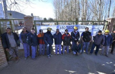 Cerr� una empresa de Cutral Co : 16 mineros en la calle