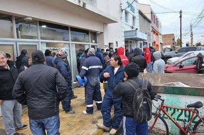 Santa Cruz es la segunda provincia en la que el empleo cay� con fuerza