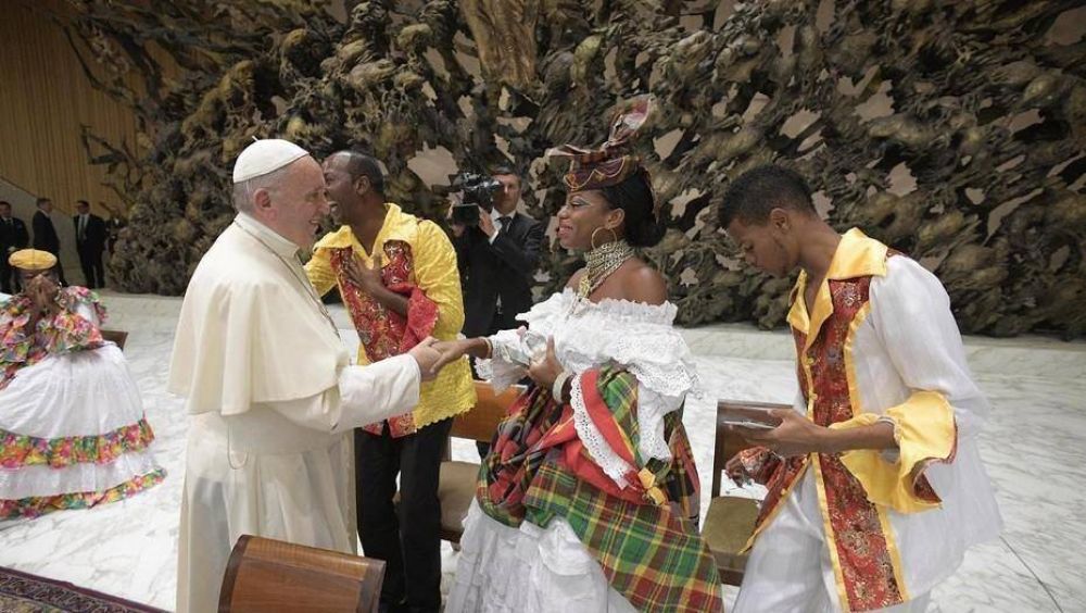 El Papa Francisco retoma sus actividades en medio de una ola de calor provocada por 